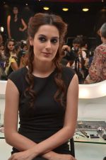 Amrit Maghera gets a new look by Cory Walia at Lakme Absolute event  on 3rd Aug 2012 (44).JPG